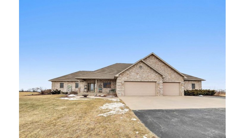 6650 Ledgetop Drive Wrightstown, WI 54126 by Shorewest Realtors $624,900