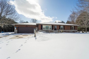 W9393 Oakwood Drive, Dale, WI 54944