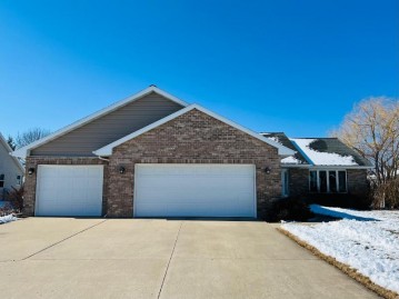 1758 Cinnabar Way, Bellevue, WI 54311-4000