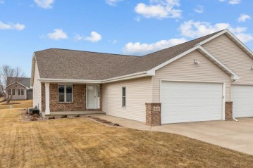 N1117 Craftsmen Court, Greenville, WI 54942-8103