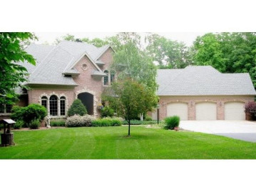 2075 Hawthorne Heights Drive, Ledgeview, WI 54115-9244