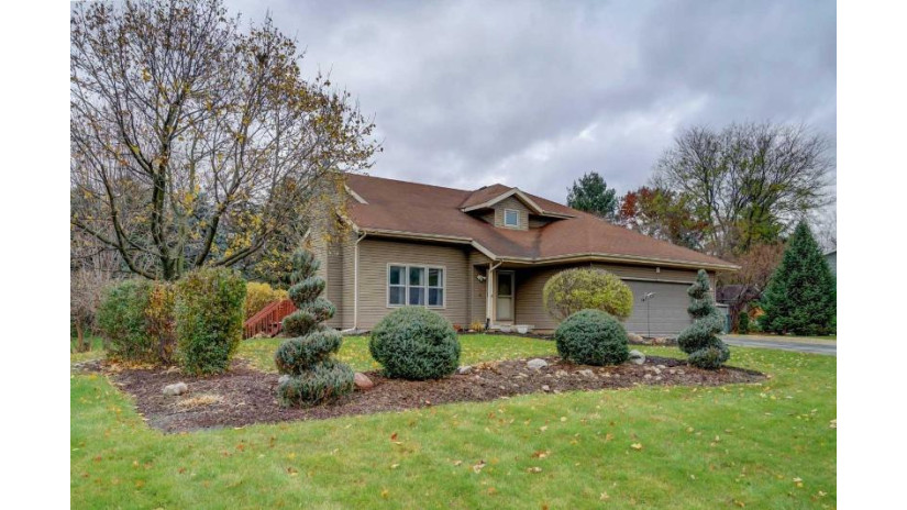 6683 Forest Park Dr Windsor, WI 53532 by First Weber Inc $384,900