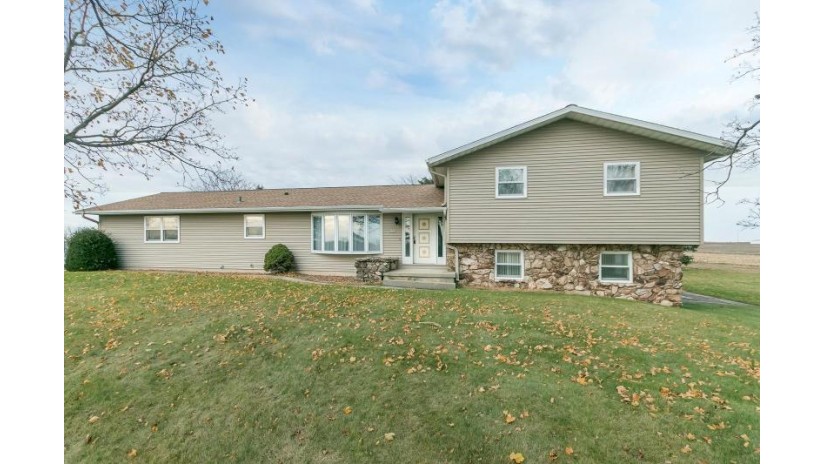 4302 Gray Rd Windsor, WI 53532 by Exit Realty Hgm $425,000