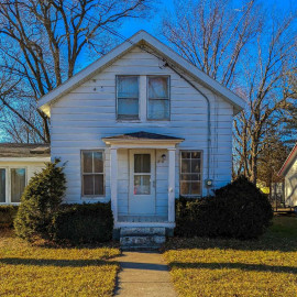 213 S Main St, Pardeeville, WI 53954