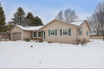 5228 N Waverly Dr, Harmony, WI 53563