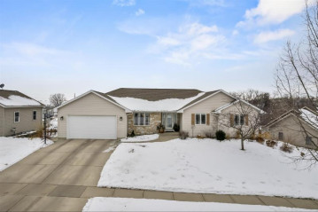 1605 Raspberry Ln, Mount Horeb, WI 53572