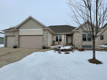 303 Coyle Pky, Cottage Grove, WI 53527