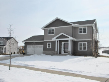 1909 Three Wood Dr, Mount Horeb, WI 53572