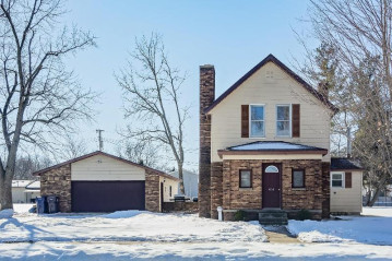 414 W Harvey St, Rio, WI 53960