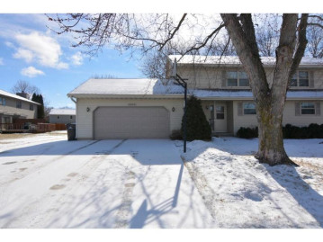 5851 Woodland Dr, Waunakee, WI 53597