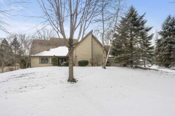 5855 Tree Line Dr, Fitchburg, WI 53711