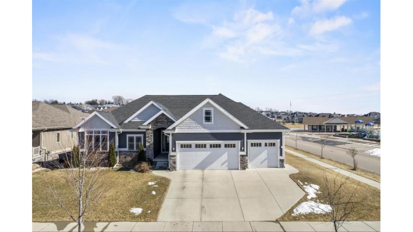 1018 Limerick Ln Waunakee, WI 53597 by Mhb Real Estate $674,900