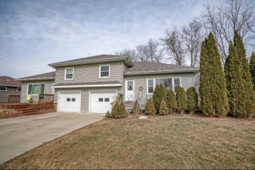 201 Fairview Ct, Waunakee, WI 53597