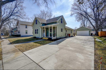 205 Elm St, Cambridge, WI 53523