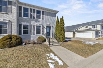 1534 Smithfield Dr, Sun Prairie, WI 53590