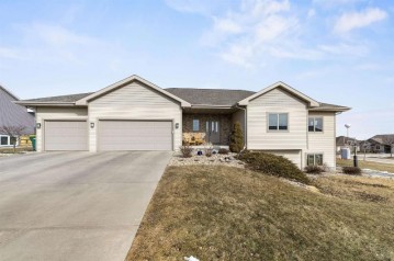 1812 Eggum Rd, Mount Horeb, WI 53572