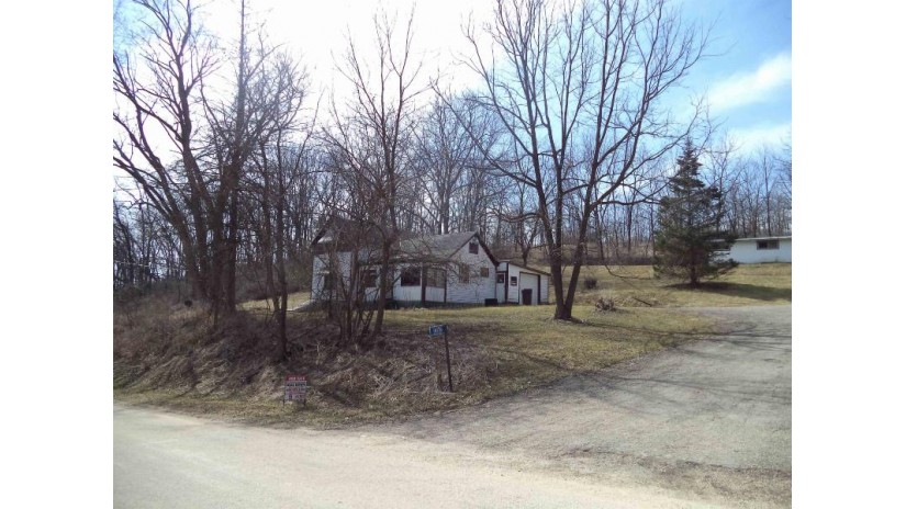 14176 Wildcat Rd Darlington, WI 53530 by Southwest Wisconsin Real Estate Llc $199,000