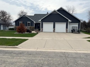 754 Red Hawk Dr, Milton, WI 53563