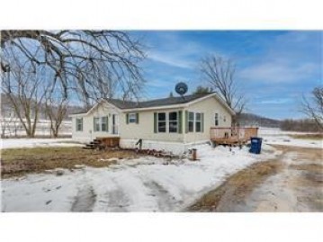 N6439 790th St, Beldenville, WI 54003