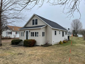 736 Lake St, White Lake (village), WI 54491