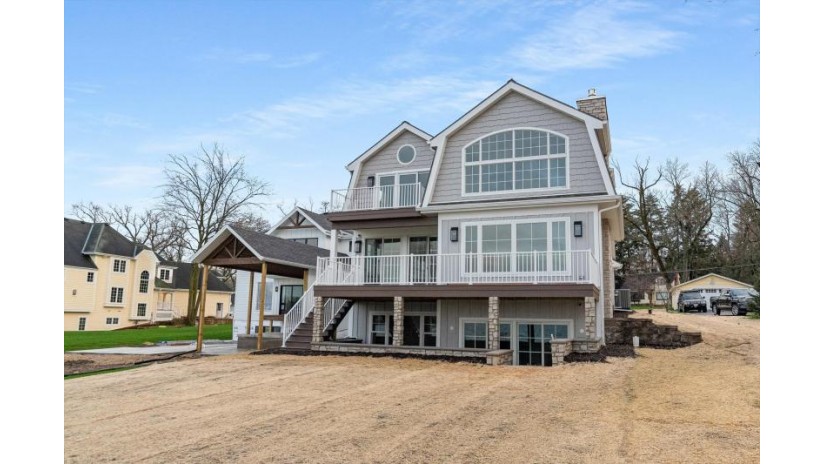 N22W26818 Louis Ave Delafield, WI 53072 by Keller Williams Realty-Milwaukee North Shore $2,925,000