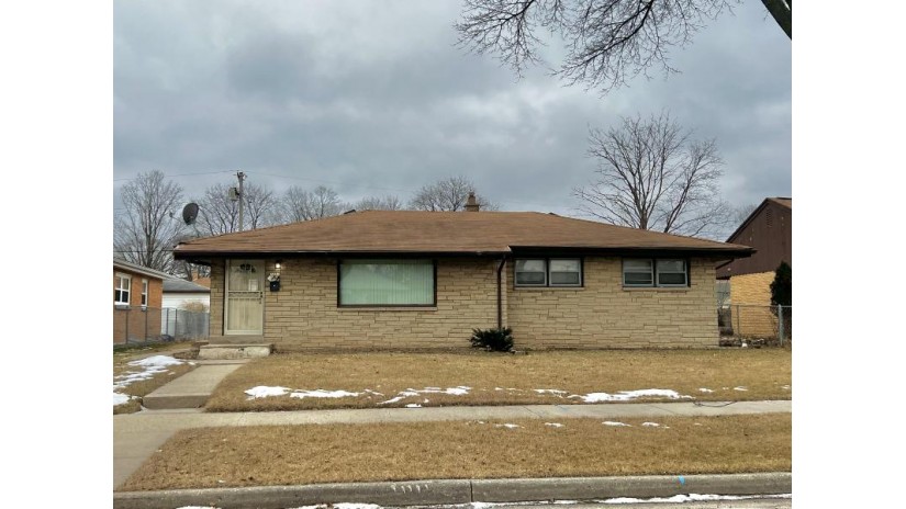 4431 N 69th St Milwaukee, WI 53218 by Homestead Realty, Inc $165,000