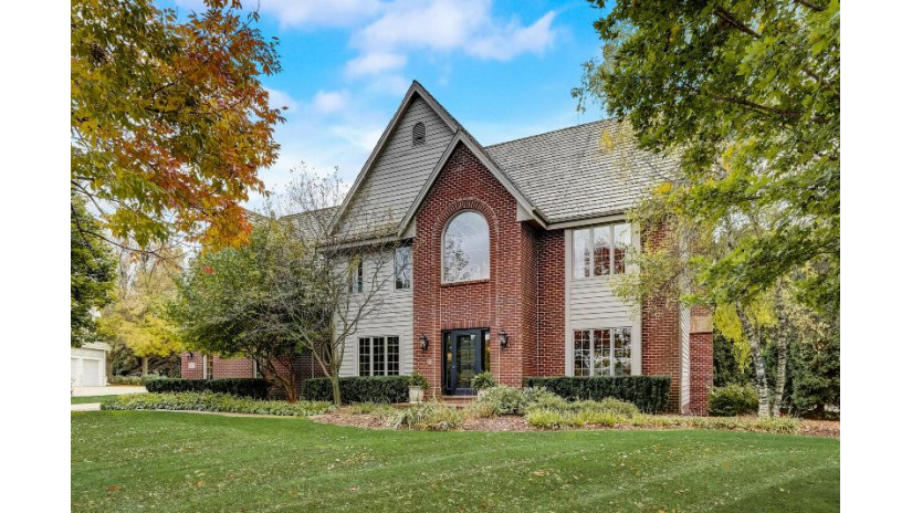 20835 Bridgetown Ct Brookfield, WI 53045 by @properties $863,000