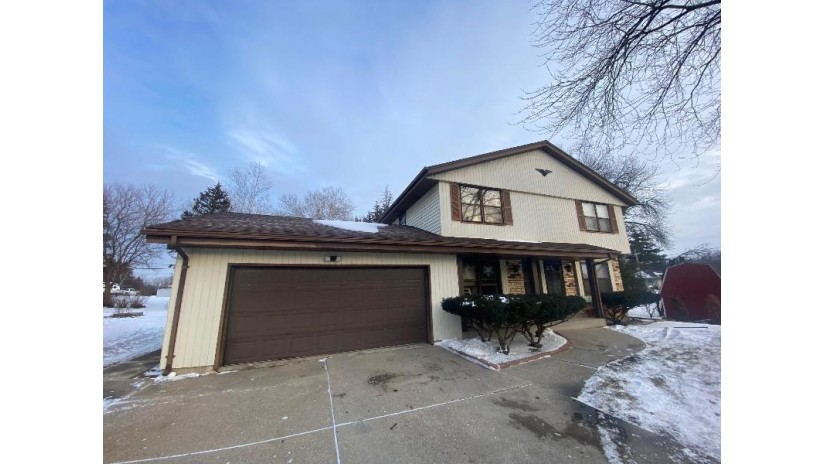 4650 S 38th St Greenfield, WI 53221 by Realty Executives Integrity~Brookfield $285,000