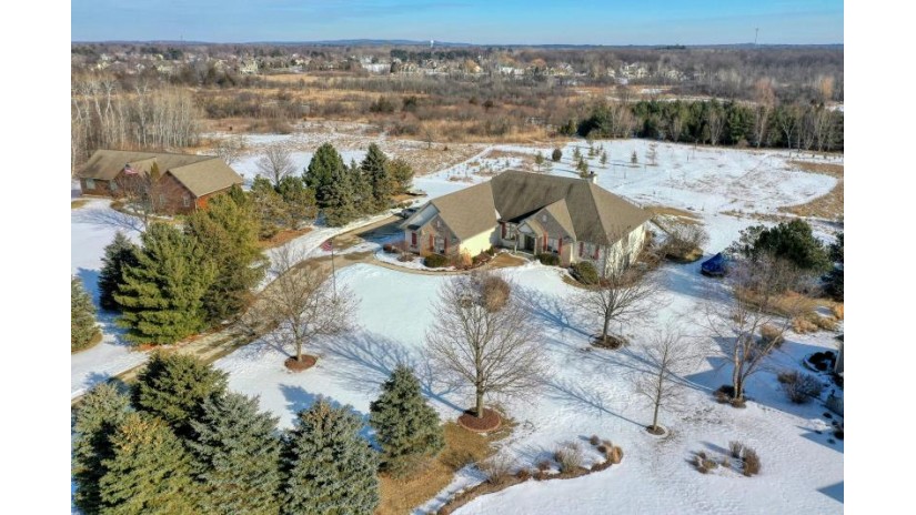 W374S2406 Gramling Cir Ottawa, WI 53118 by The Real Estate Company Lake & Country $675,000