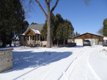 21282 W Main St, Lannon, WI 53046-9716