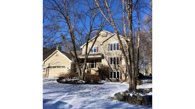 6886 W Wildwood Creek Ct Franklin, WI 53132 by  - (414) 935-4500 $538,500