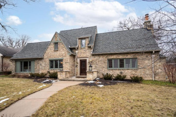 6316 W Washington Blvd, Wauwatosa, WI 53213