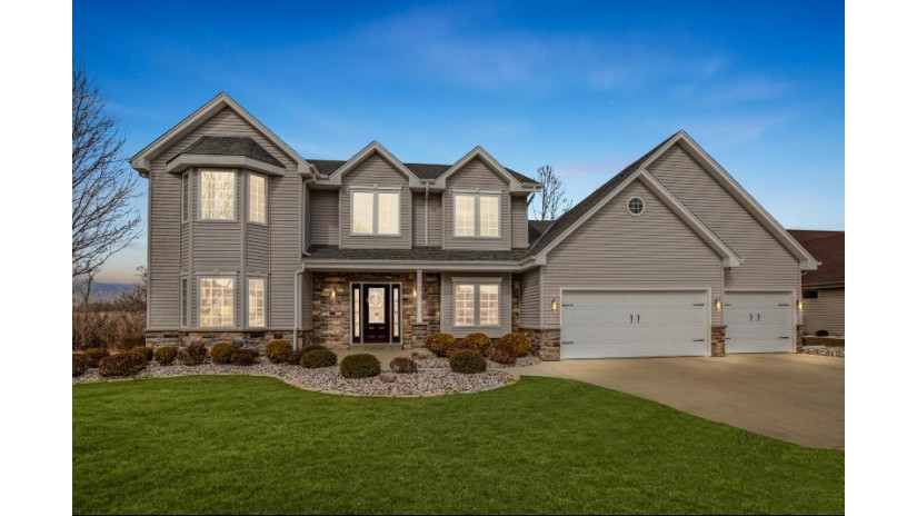 4426 W Victory Creek Dr Franklin, WI 53132 by Homestead Realty, Inc $559,900