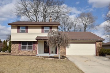 5748 W Upham Ave, Greenfield, WI 53220-4918