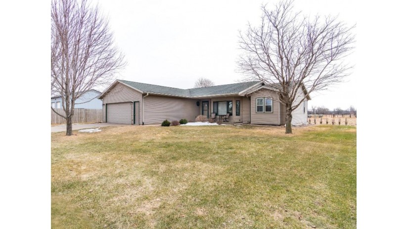 1403 Crestwood Ave West Salem, WI 54669 by @properties La Crosse $329,900