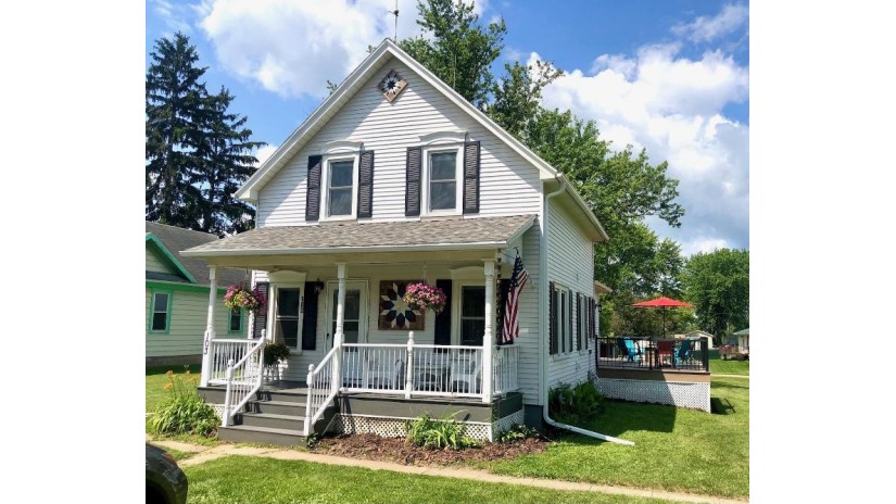 103 Oak St S Rockland, WI 54653 by Coulee Real Estate & Property Management LLC $249,900