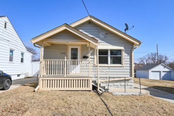 4438 S Quincy Ave, Milwaukee, WI 53207-5221