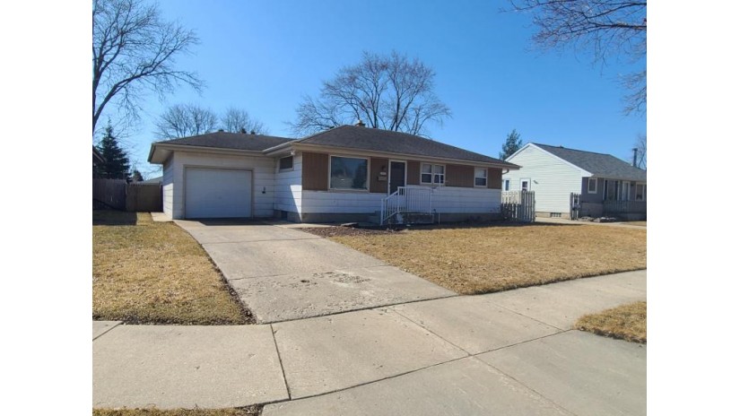 10403 W Harvest Ln Milwaukee, WI 53225 by First Weber Inc- West Bend $150,000