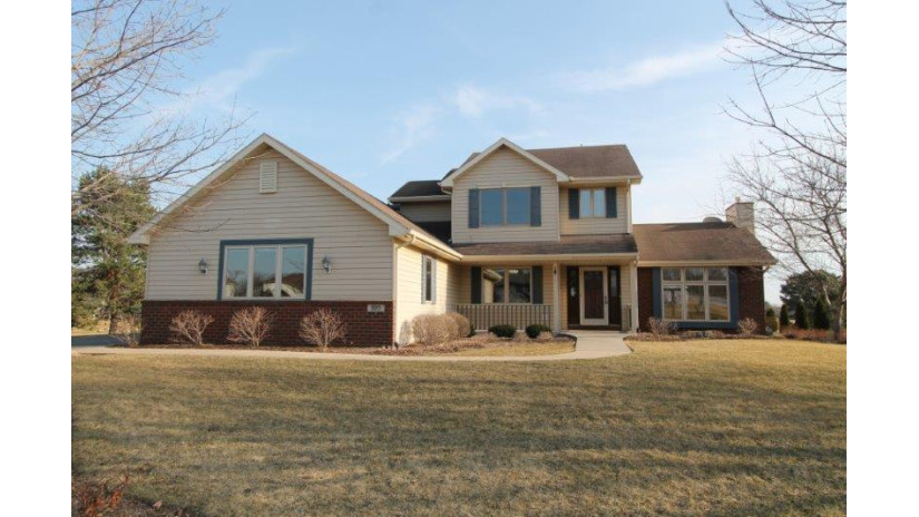 520 Fairview Cir Waterford, WI 53185 by Bear Realty Of Burlington $489,900