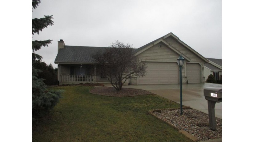 508 Fairview Cir Waterford, WI 53185 by Minette Realty, LLC $454,900