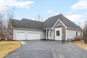 165 Hunters Xing S, Slinger, WI 53086