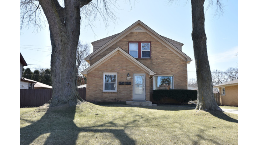 1013 E Howard Ave Milwaukee, WI 53207 by Shorewest Realtors $289,900