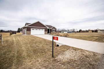 7187 Icecrystal Ave, Sparta, WI 54656