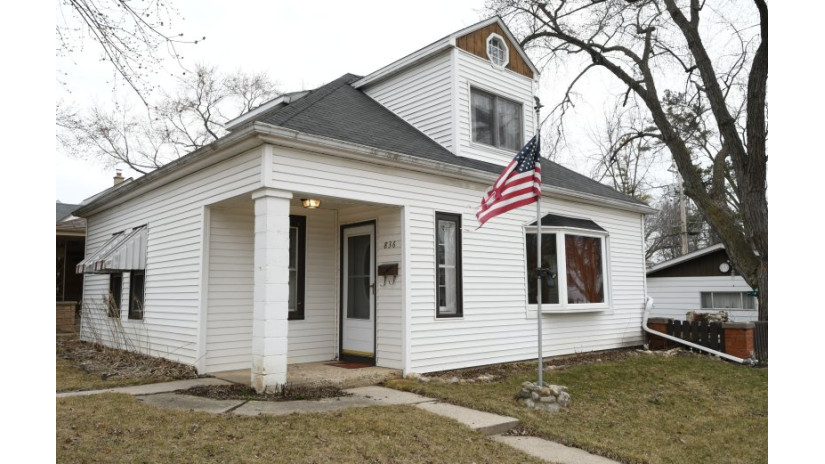 836 S 114th St West Allis, WI 53214 by Shorewest Realtors $179,900