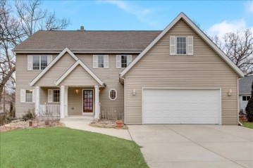 2924 Nagawicka Ave, Delafield, WI 53018