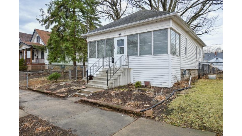 437 S 66th St Milwaukee, WI 53214 by Compass RE WI-Tosa $149,900