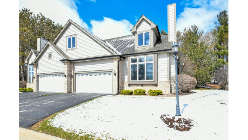 3312 Turnberry Oak Dr Waukesha, WI 53188 by Randall Properties $429,900