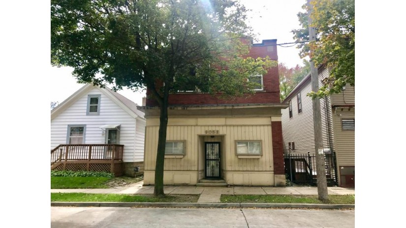 905 E Clarke St Milwaukee, WI 53212 by Coldwell Banker Realty $430,000