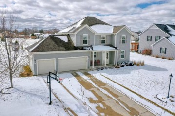 N42W22833 Beacon Ct, Pewaukee, WI 53072-1163