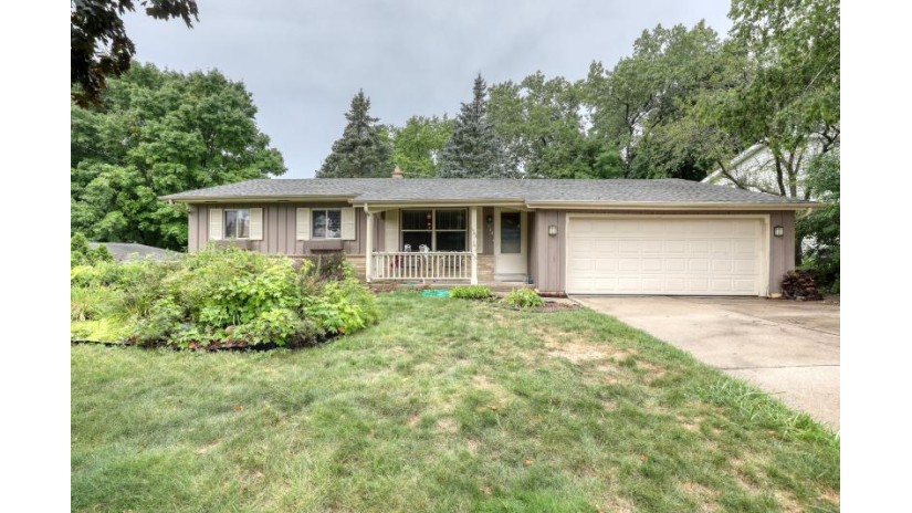 524 Decker Dr West Bend, WI 53090 by Exit Realty Results $269,900